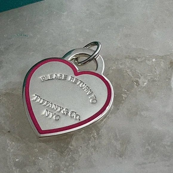 Authentic Tiffany & Co. Large 37mm Silver Heart Charm, pink enamel - Picture 14 of 14
